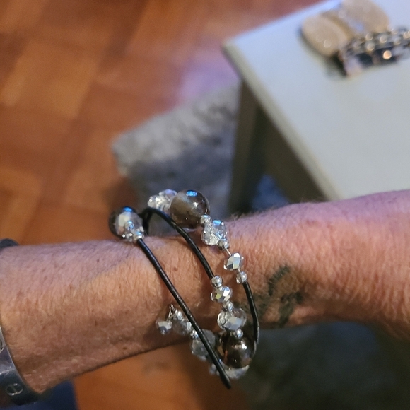 Cute little beaded bracelet, never worn - Picture 2 of 3